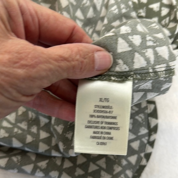 Denver Hayes Green and White Sleeveless Tank Top - Picture 8 of 9